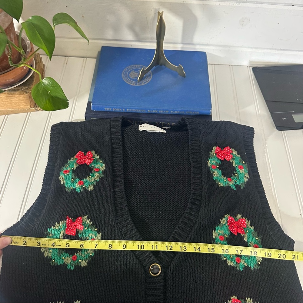 Vintage Christmas Sweater Vest | Bow Wreath Detail | Ugly Christmas Sweater L - Picture 8 of 8